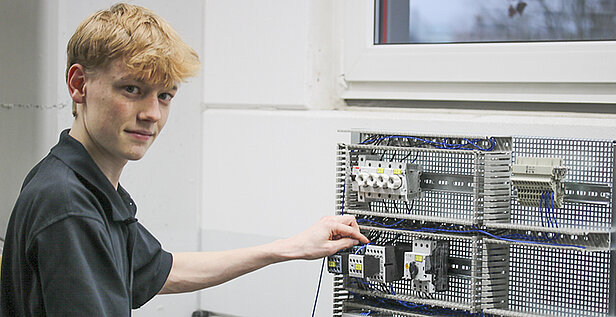 Ausbildung bei Speck - Elektroniker*in für Betriebstechnik Ausbildung bei Speck - Elektroniker*in für Betriebstechnik